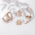 Ensemble 4 pièces fleuri beige pour chien : harnais, collier, laisse et porte-sacs